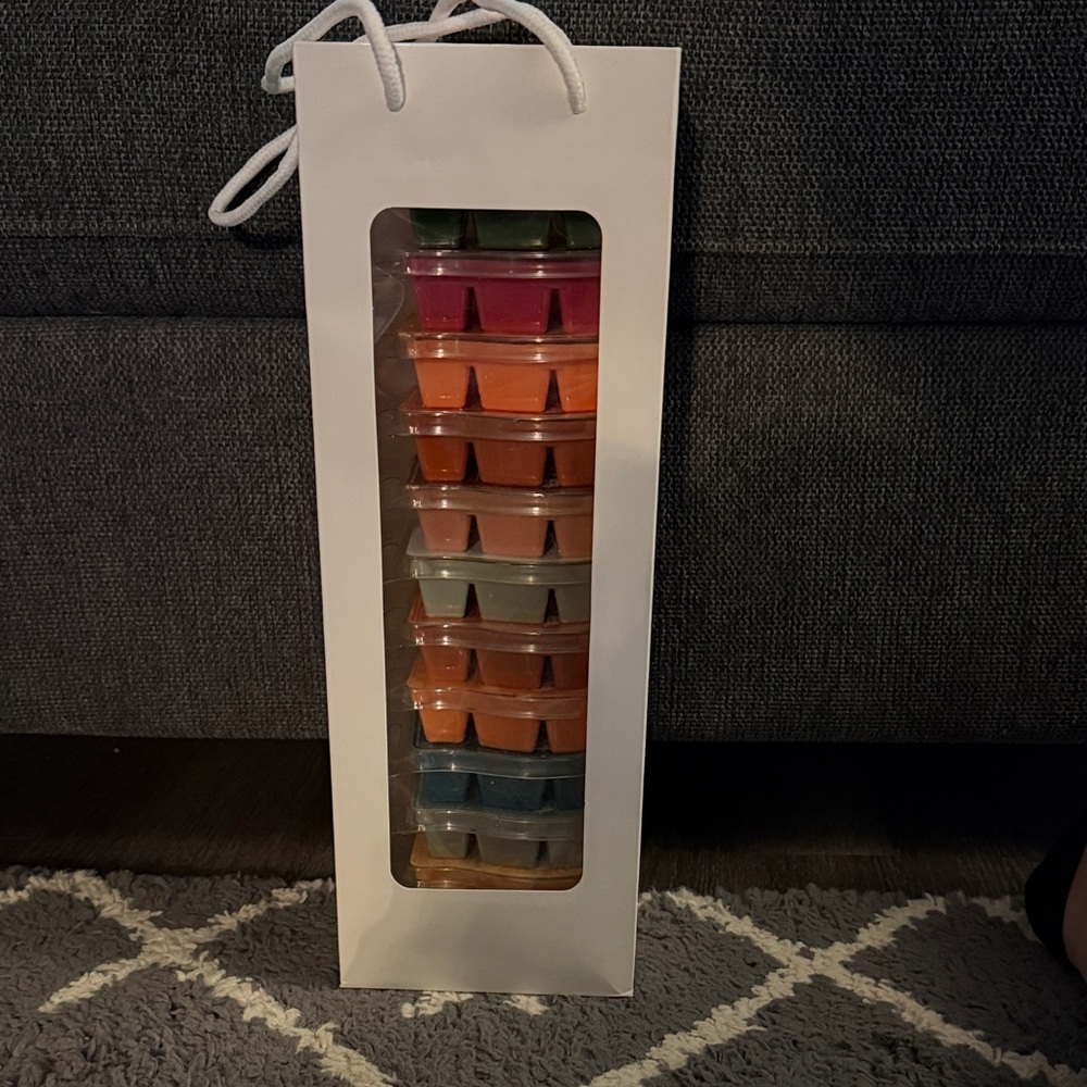 Mystery bag Scentsy Wax Bar Collection - Red, Orange, Green, Blue..